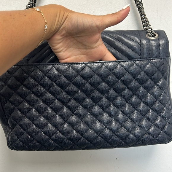 YSL Saint Laurent Navy quilted Envelope bag - Picture 7 of 13